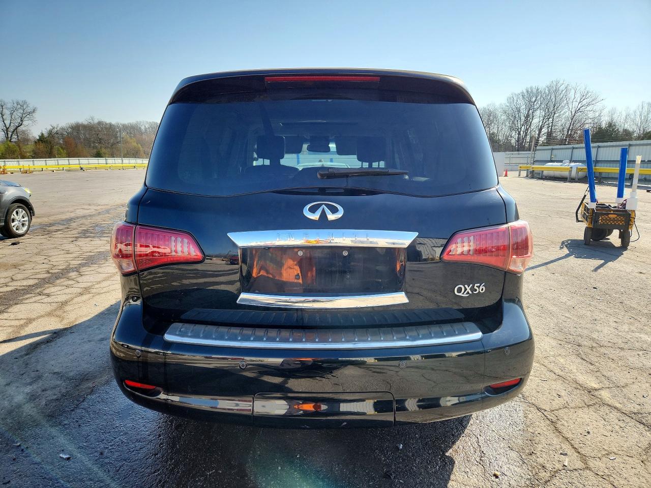 2013 INFINITI QX56 BASE photo 11