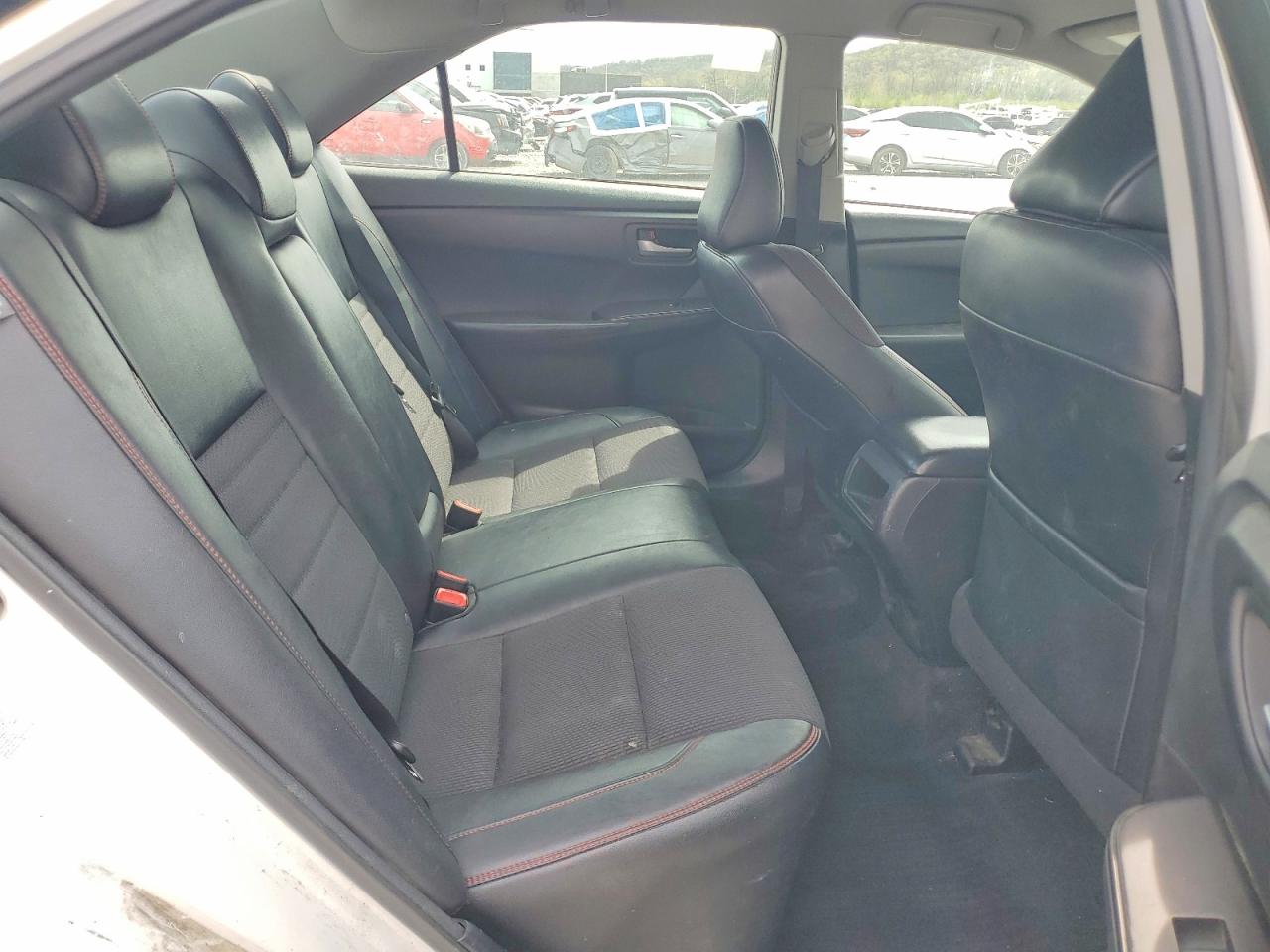 2017 TOYOTA CAMRY SE photo 28