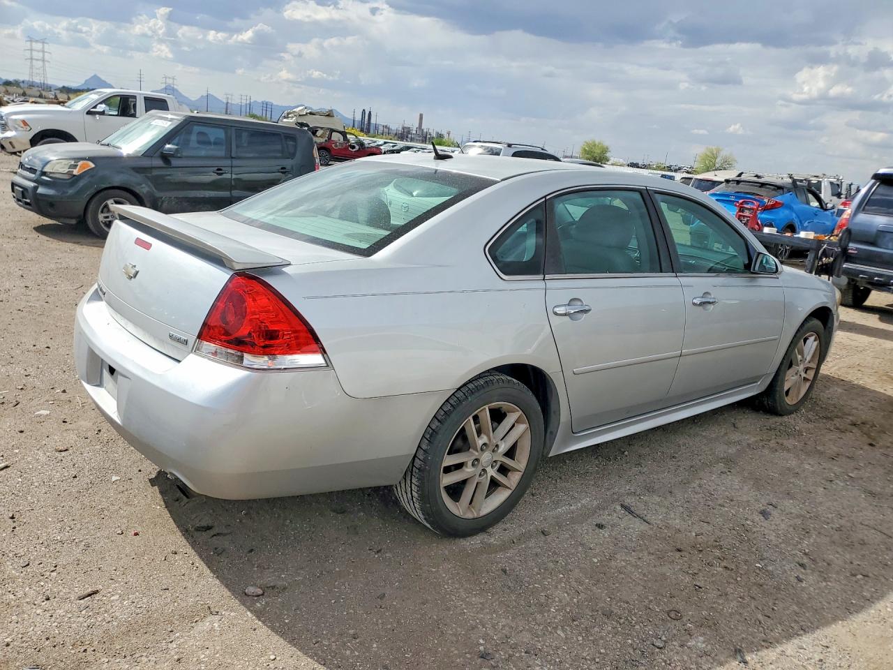 2012 CHEVROLET IMPALA LTZ photo 5