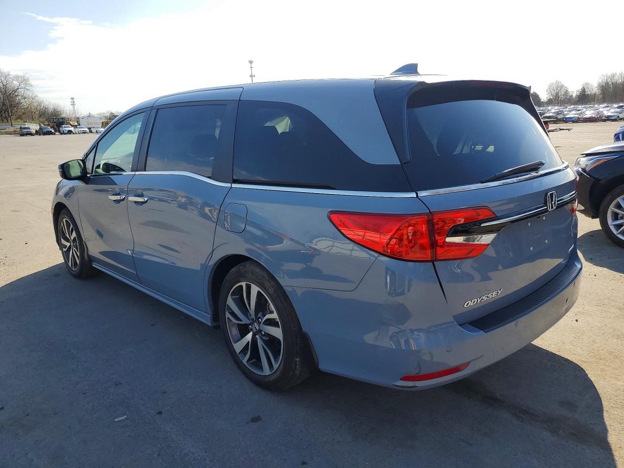 2024 HONDA ODYSSEY TOURING photo 2