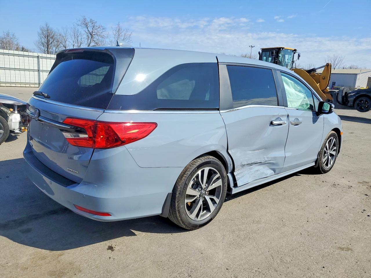 2024 HONDA ODYSSEY TOURING photo 3