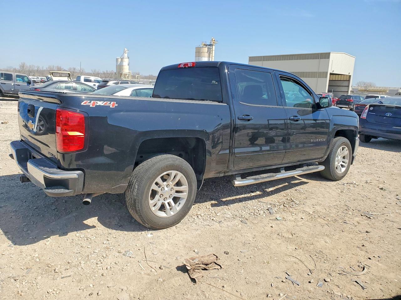 2017 CHEVROLET SILVERADO K1500 LT photo 5