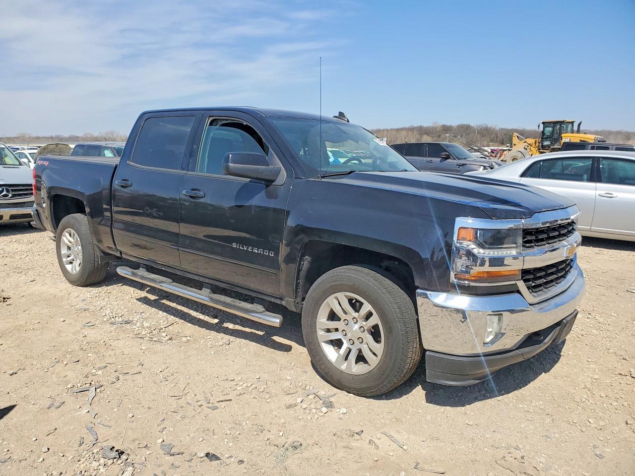 2017 CHEVROLET SILVERADO K1500 LT photo 7