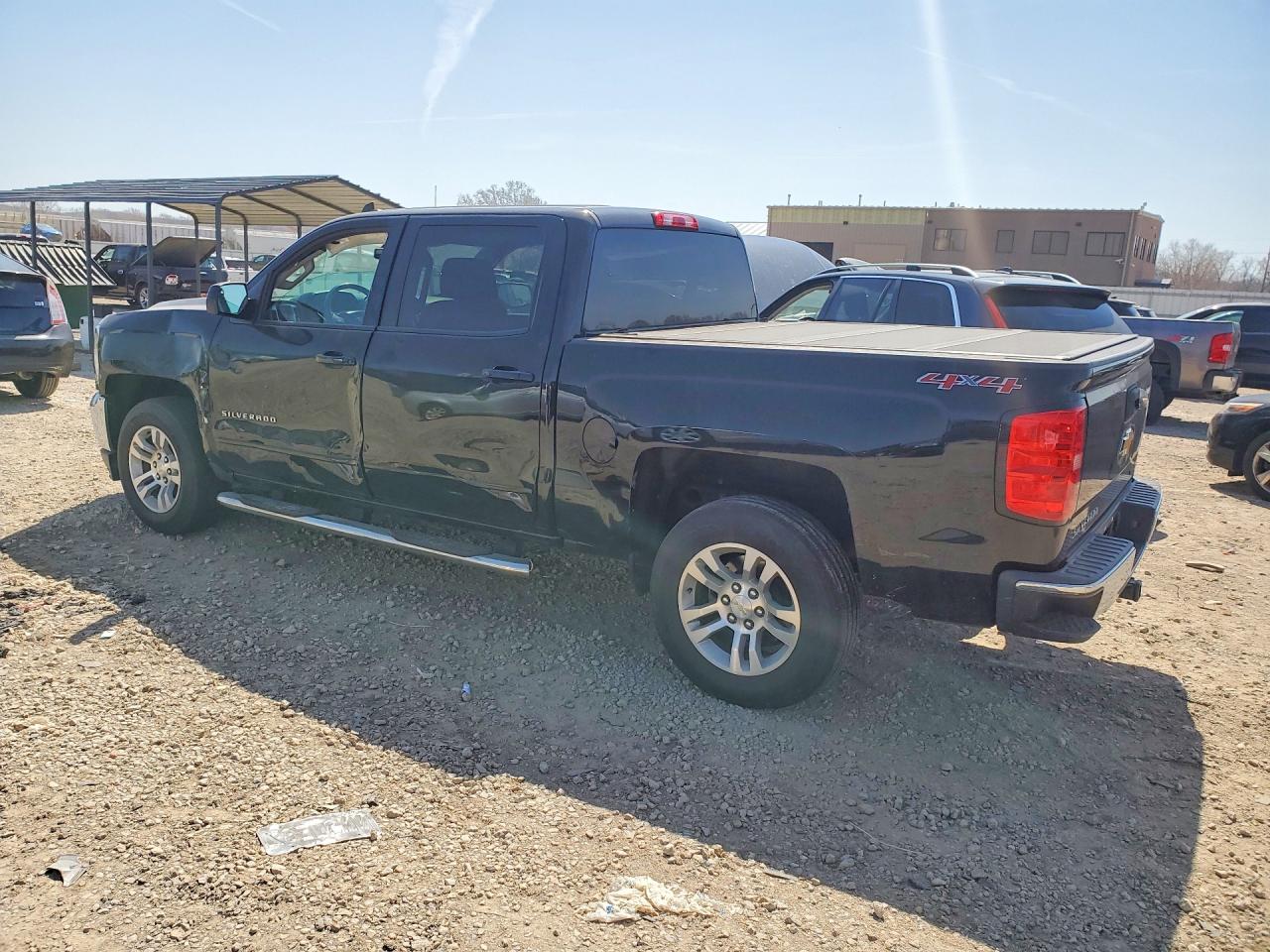 2017 CHEVROLET SILVERADO K1500 LT photo 3