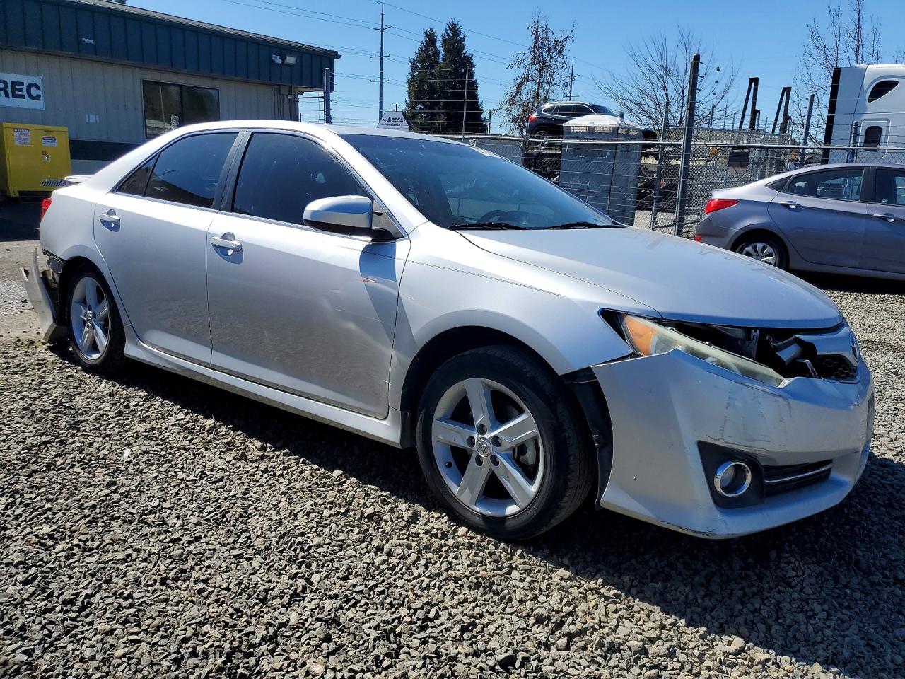 2012 TOYOTA CAMRY SE photo 10