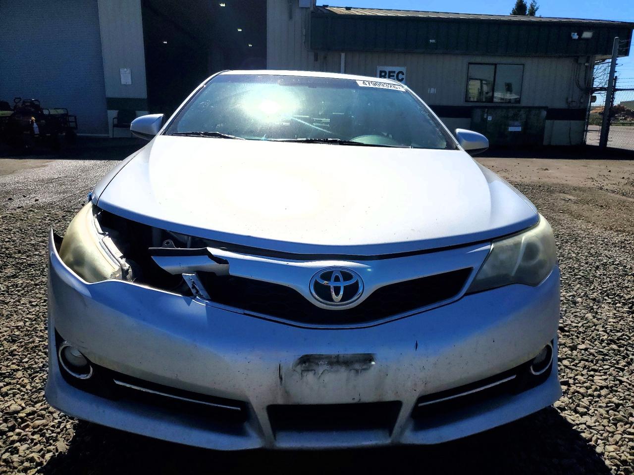 2012 TOYOTA CAMRY SE photo 13