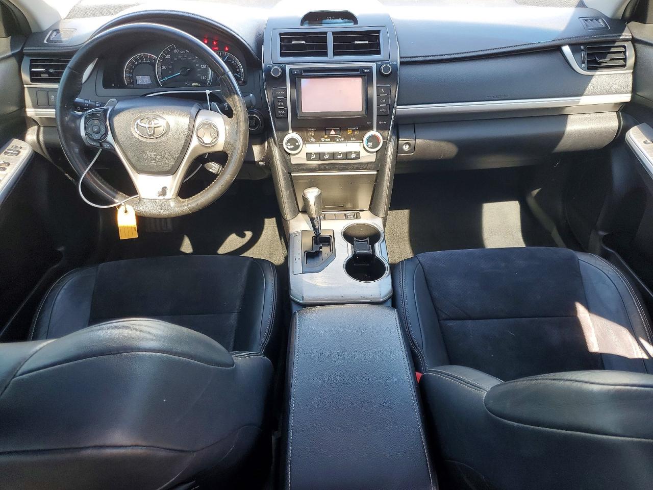 2012 TOYOTA CAMRY SE photo 22