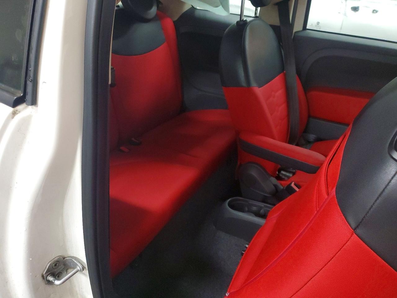 2013 FIAT 500 POP photo 19