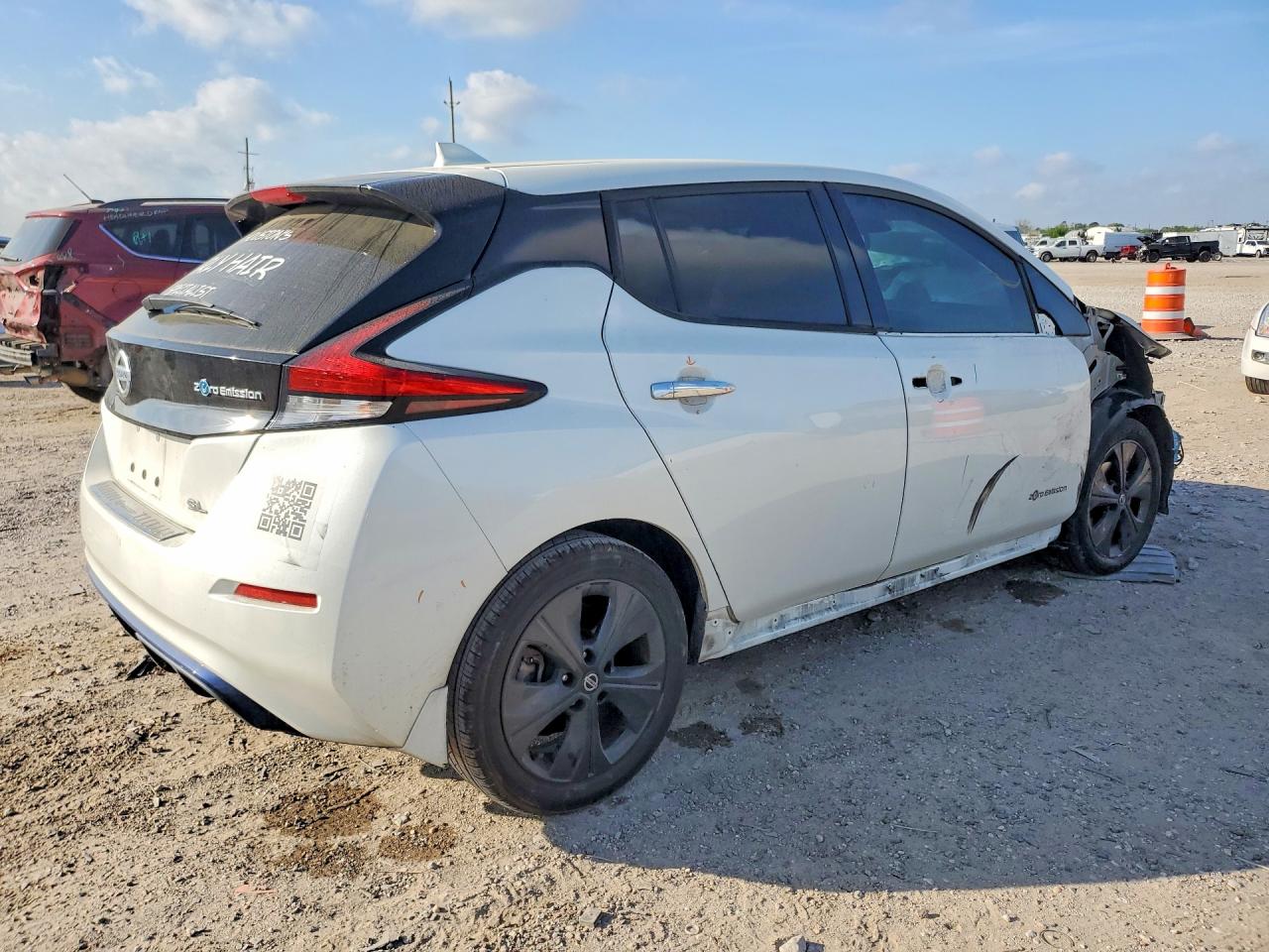 2018 NISSAN LEAF SL photo 5