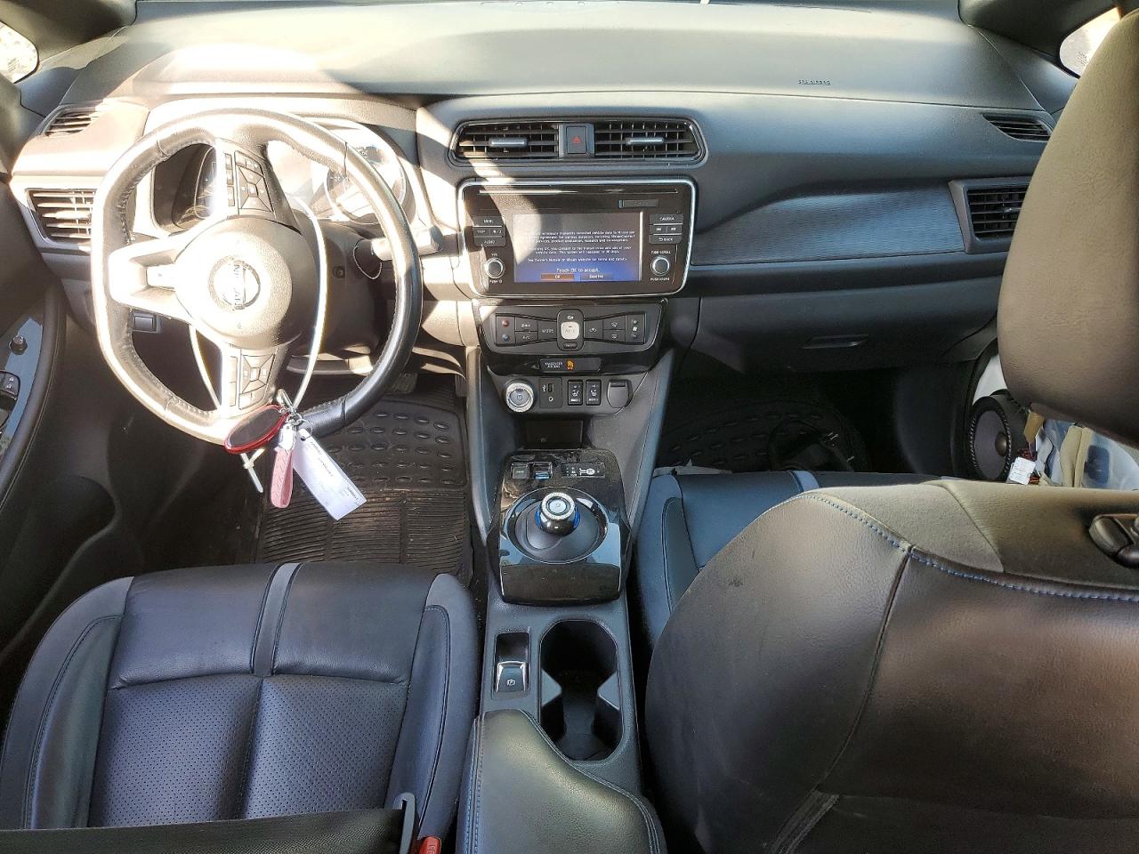 2018 NISSAN LEAF SL photo 15