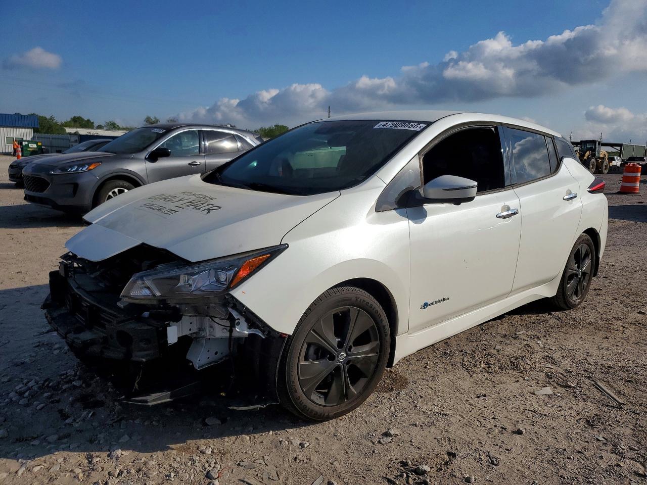 2018 NISSAN LEAF