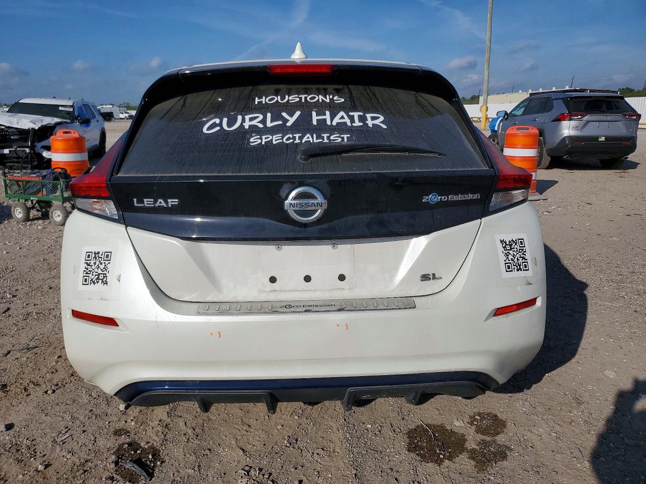 2018 NISSAN LEAF SL photo 11