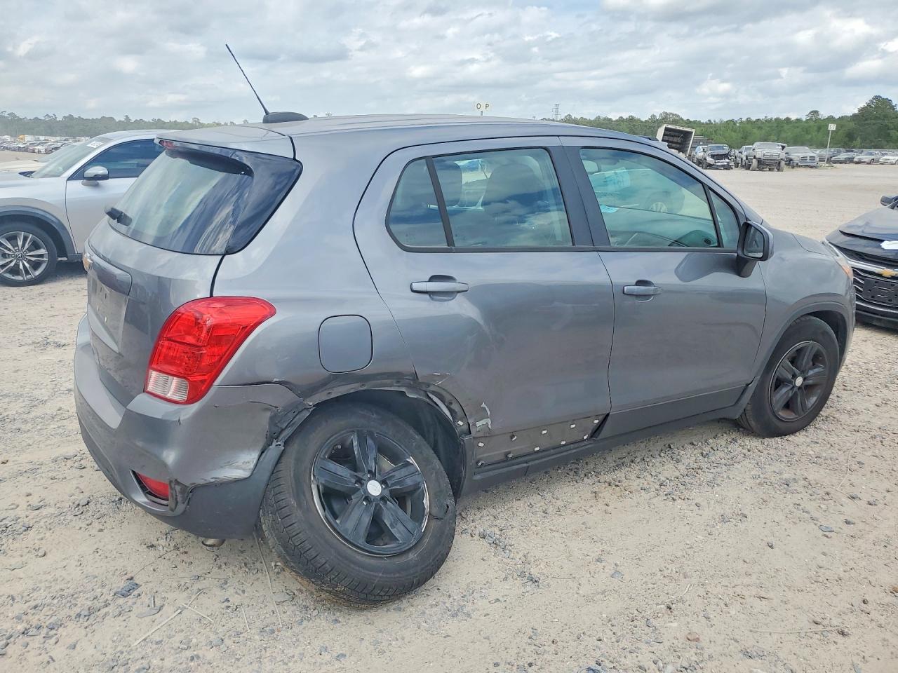2020 CHEVROLET TRAX LS photo 5