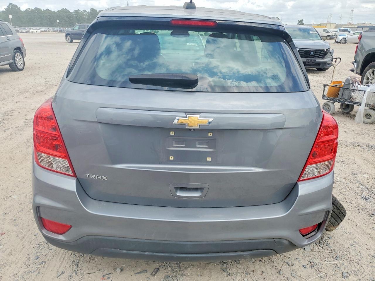 2020 CHEVROLET TRAX LS photo 11
