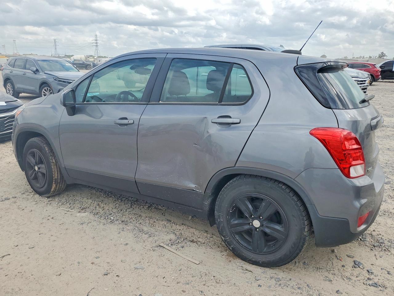 2020 CHEVROLET TRAX LS photo 3