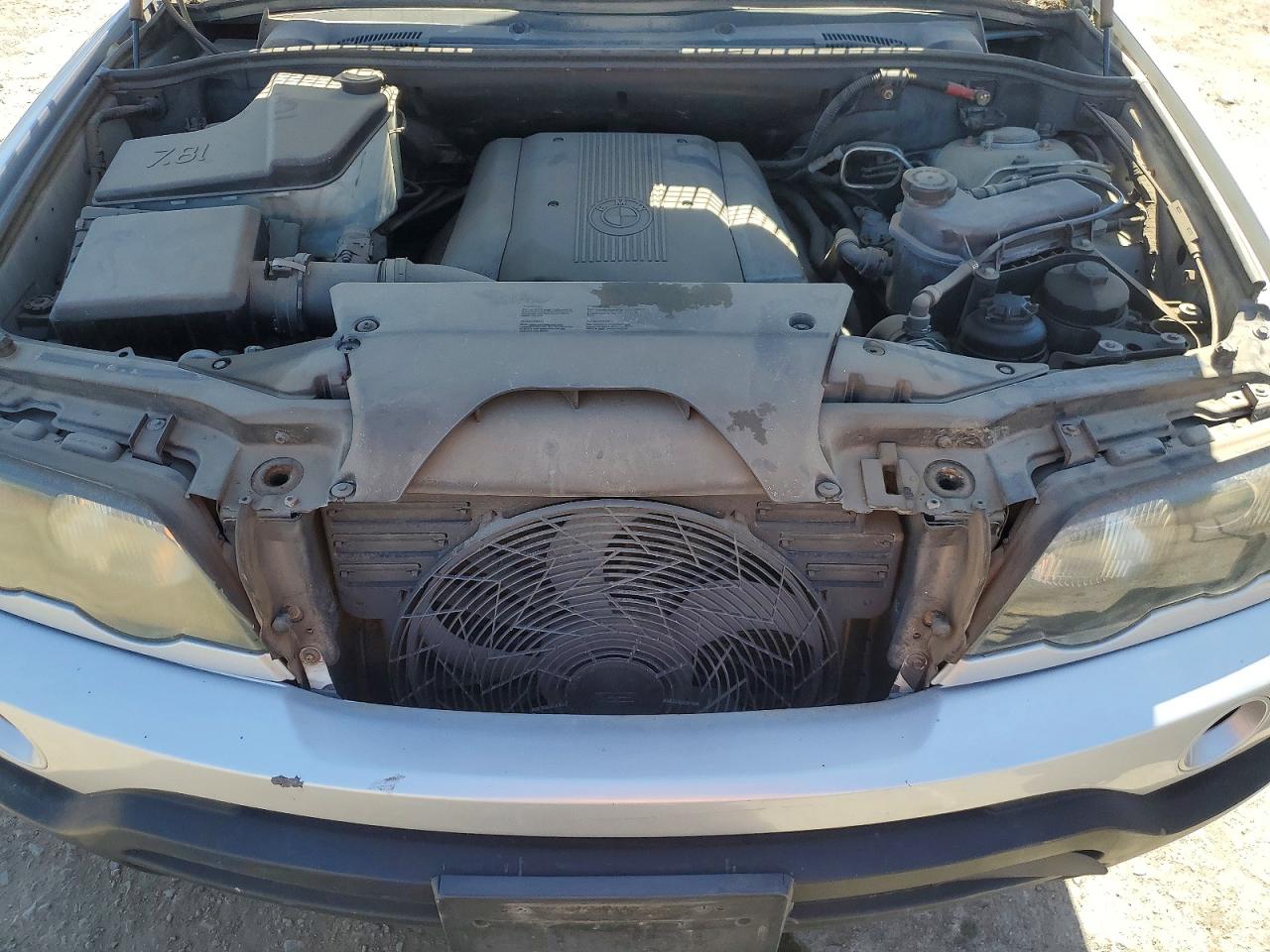 2000 BMW X5 4.4I photo 12