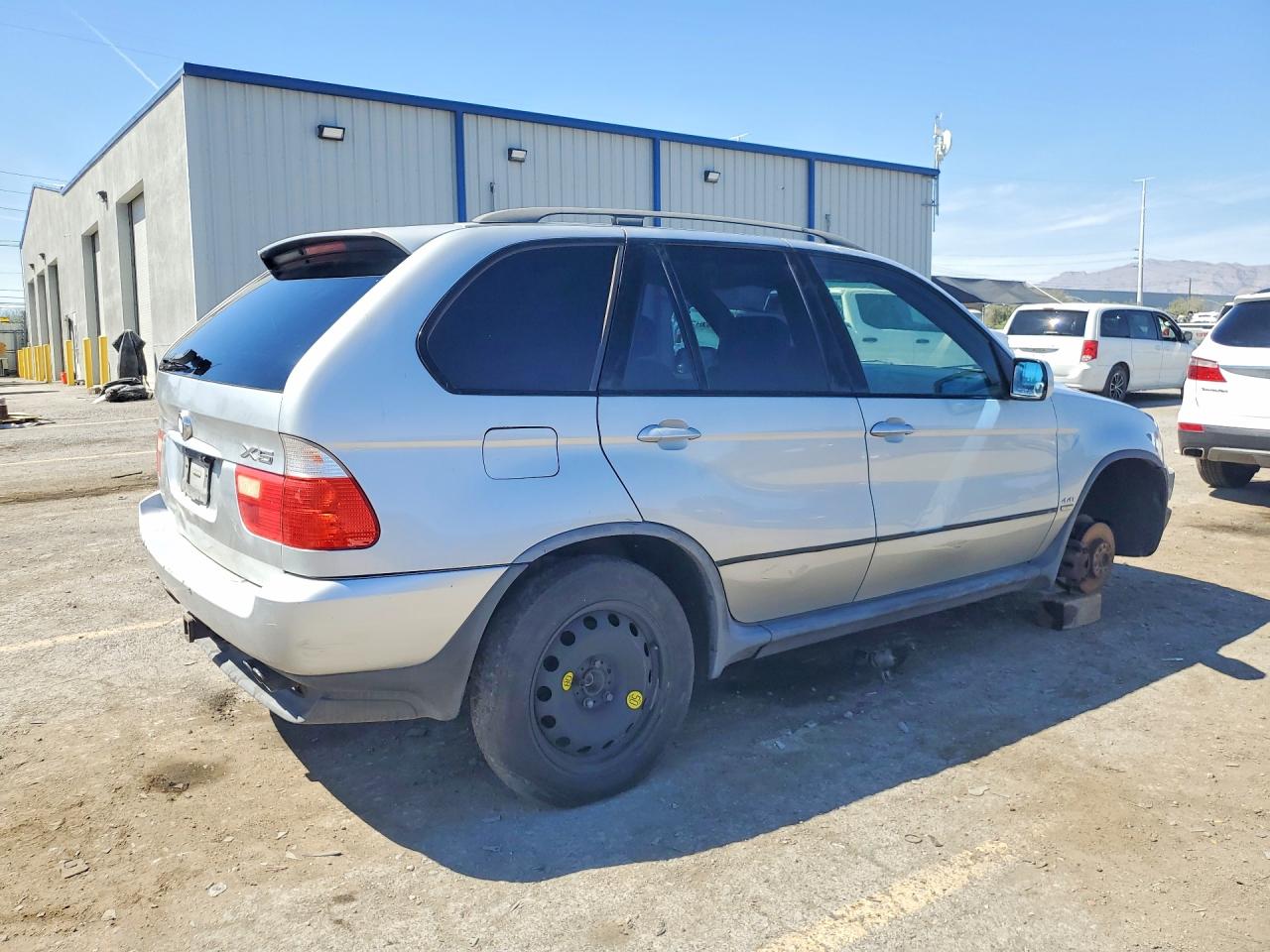 2000 BMW X5 4.4I photo 3