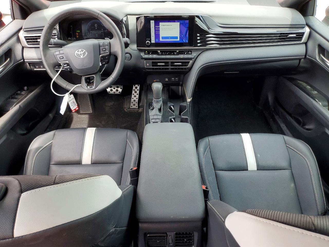 2025 TOYOTA CAMRY SE photo 15