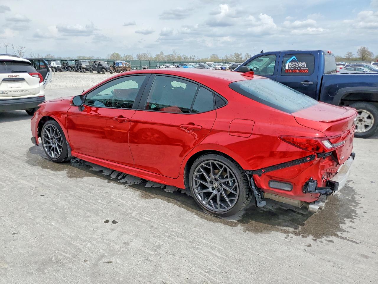 2025 TOYOTA CAMRY SE photo 3