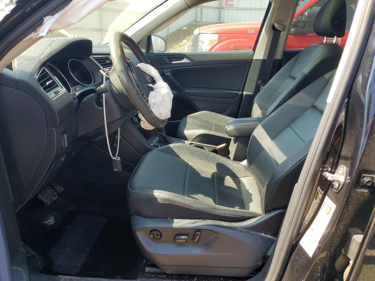 2021 VOLKSWAGEN TIGUAN SE photo 19