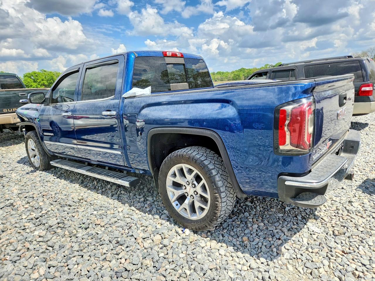 2017 GMC SIERRA C1500 SLT photo 2