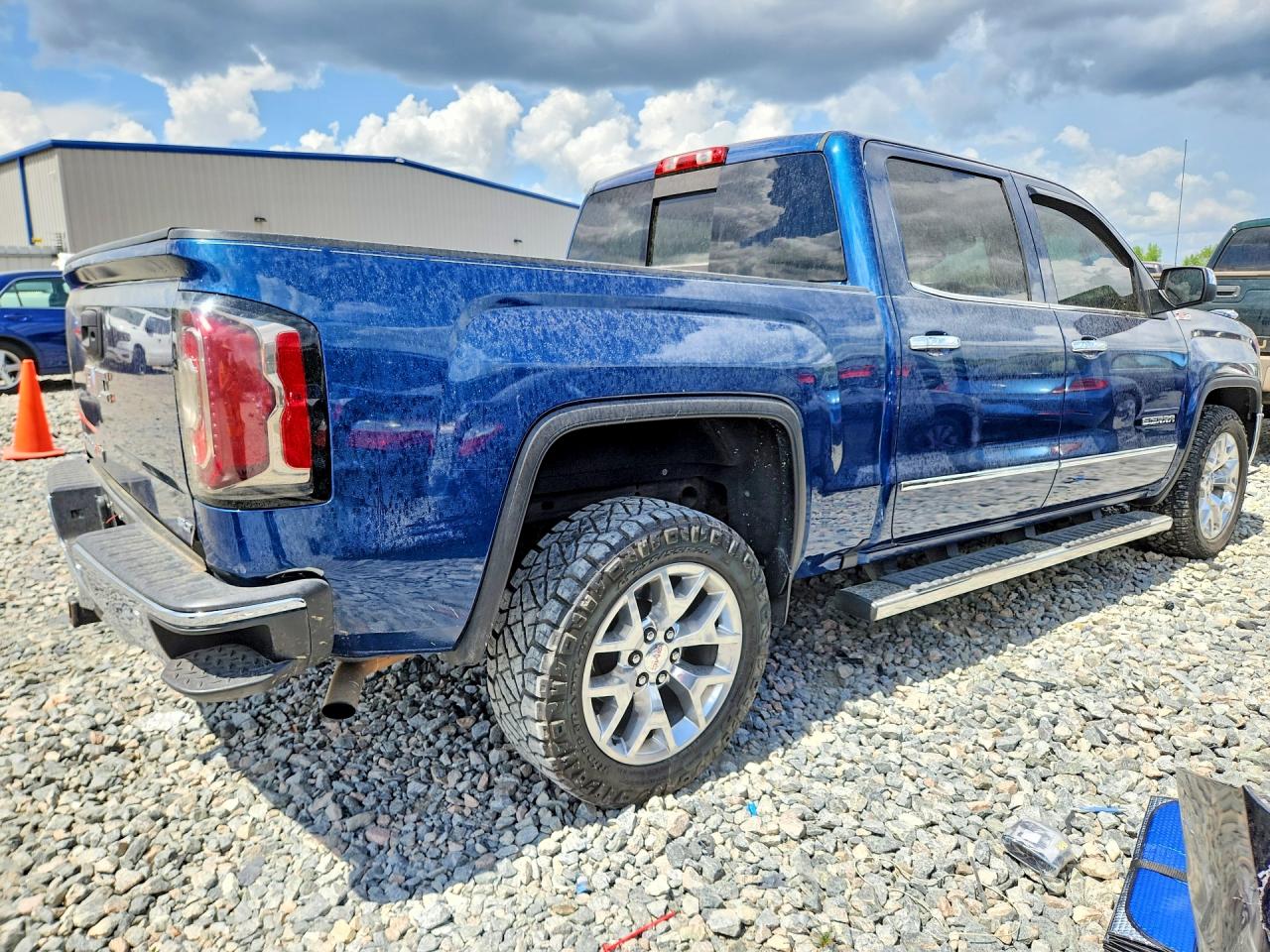 2017 GMC SIERRA C1500 SLT photo 3
