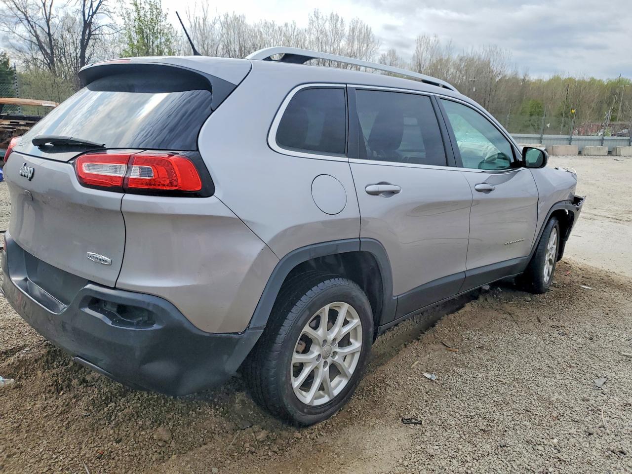 2018 JEEP CHEROKEE LATITUDE photo 5