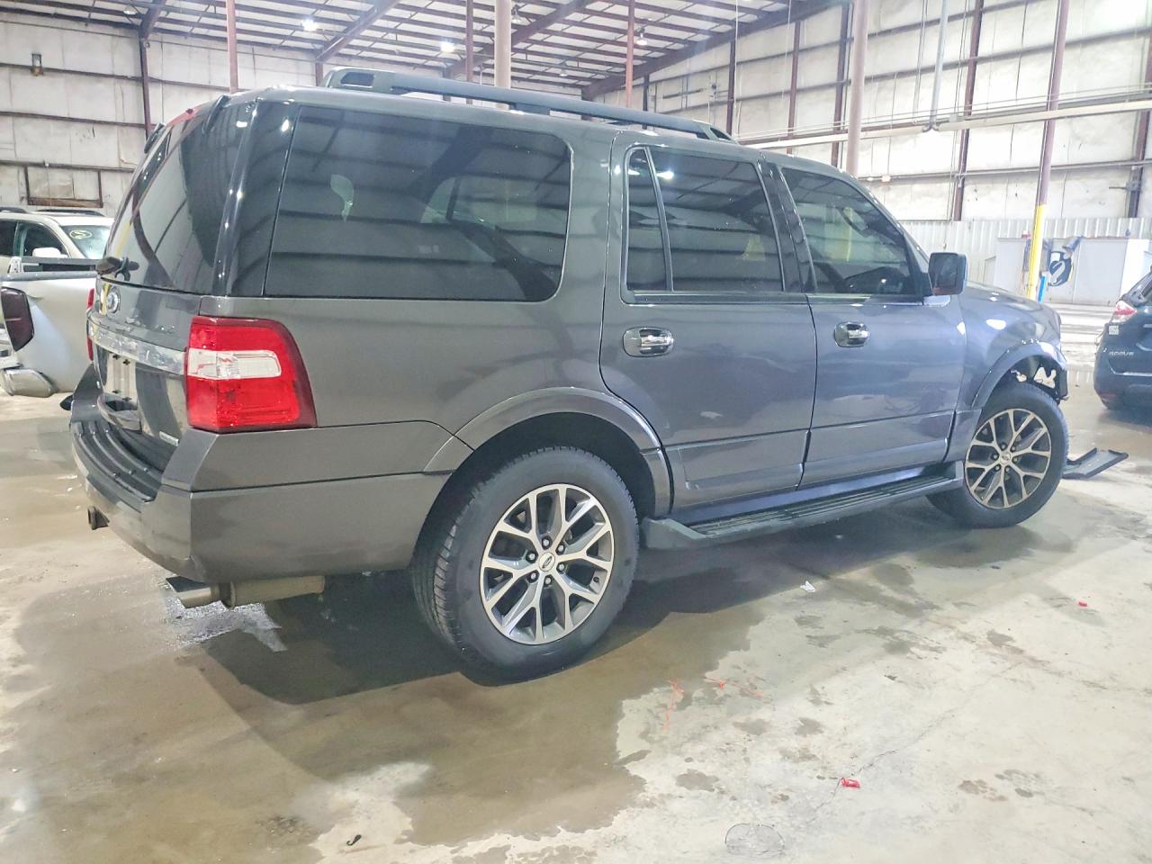 2015 FORD EXPEDITION XLT photo 5