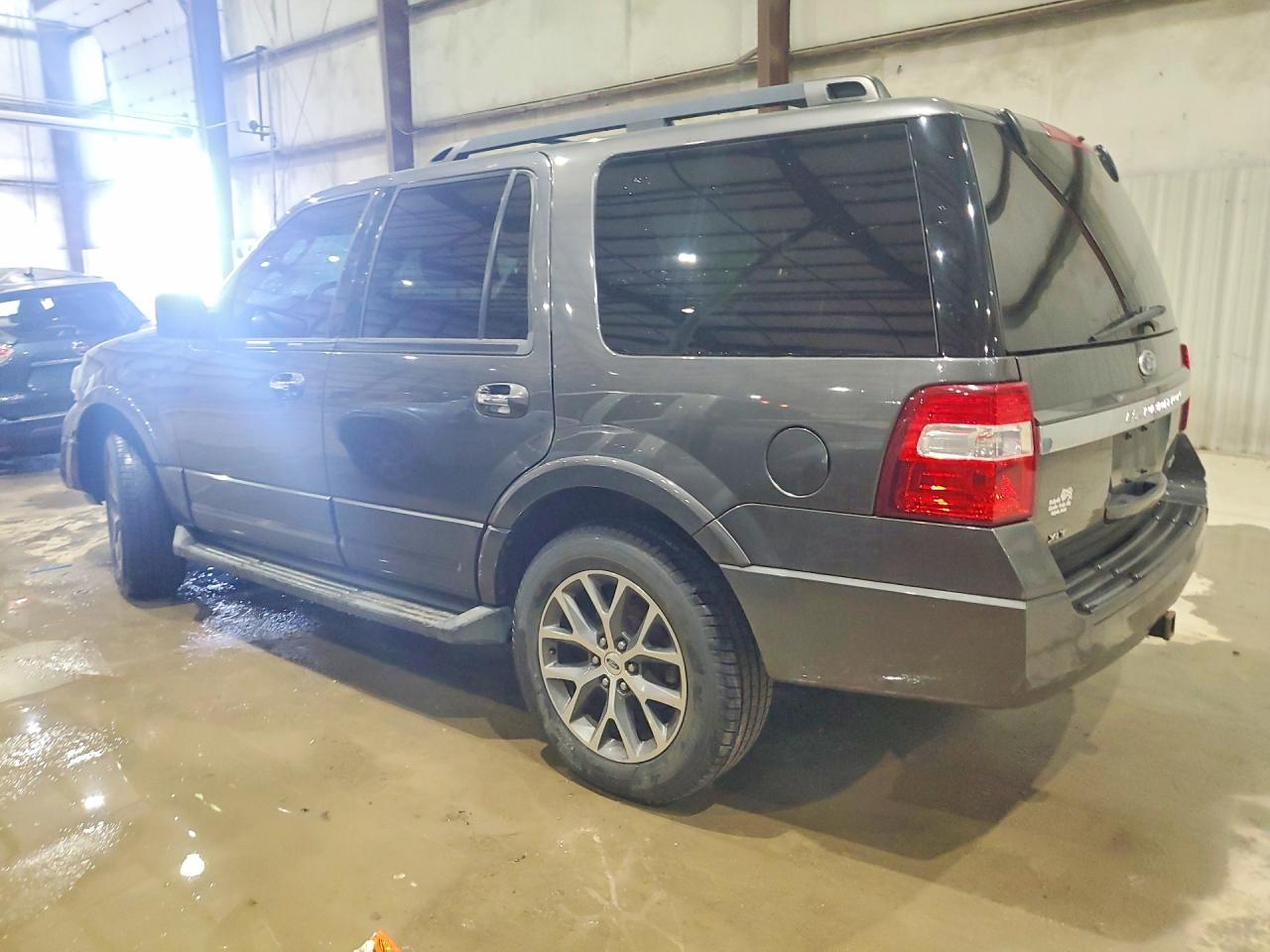 2015 FORD EXPEDITION XLT photo 3