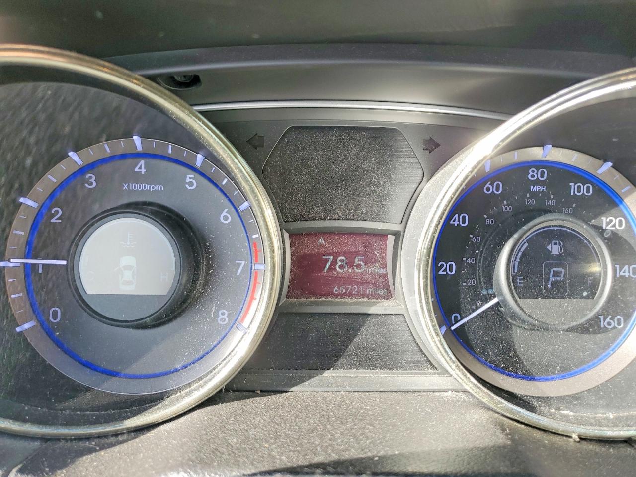 2011 HYUNDAI SONATA photo 25