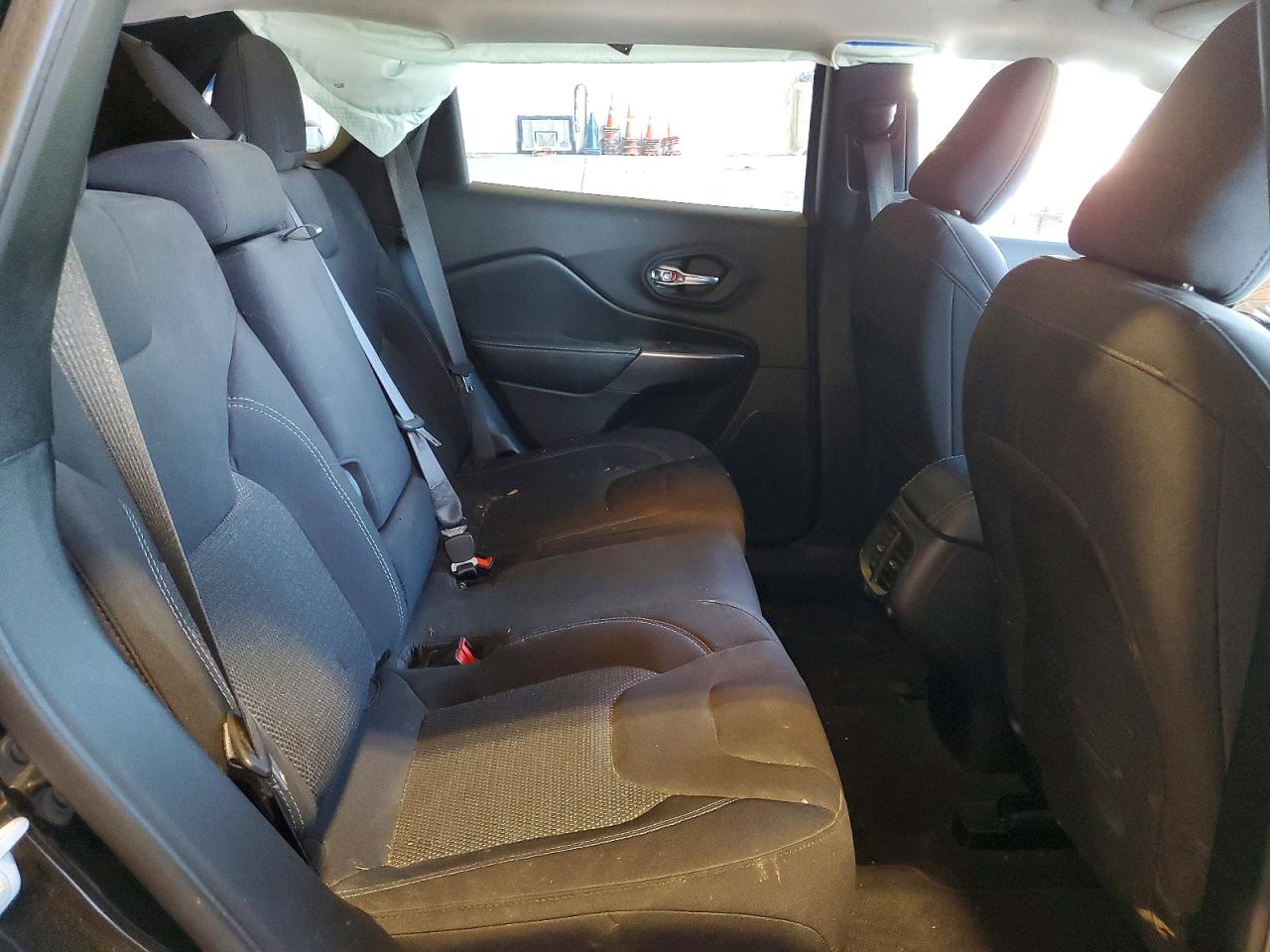 2021 JEEP CHEROKEE LATITUDE photo 21