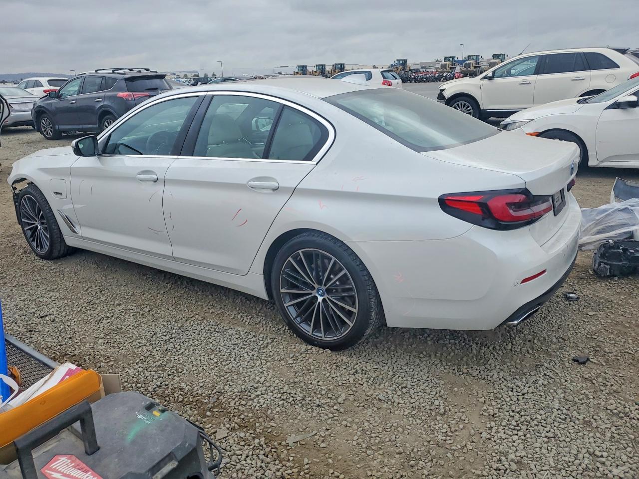 2022 BMW 530E photo 3