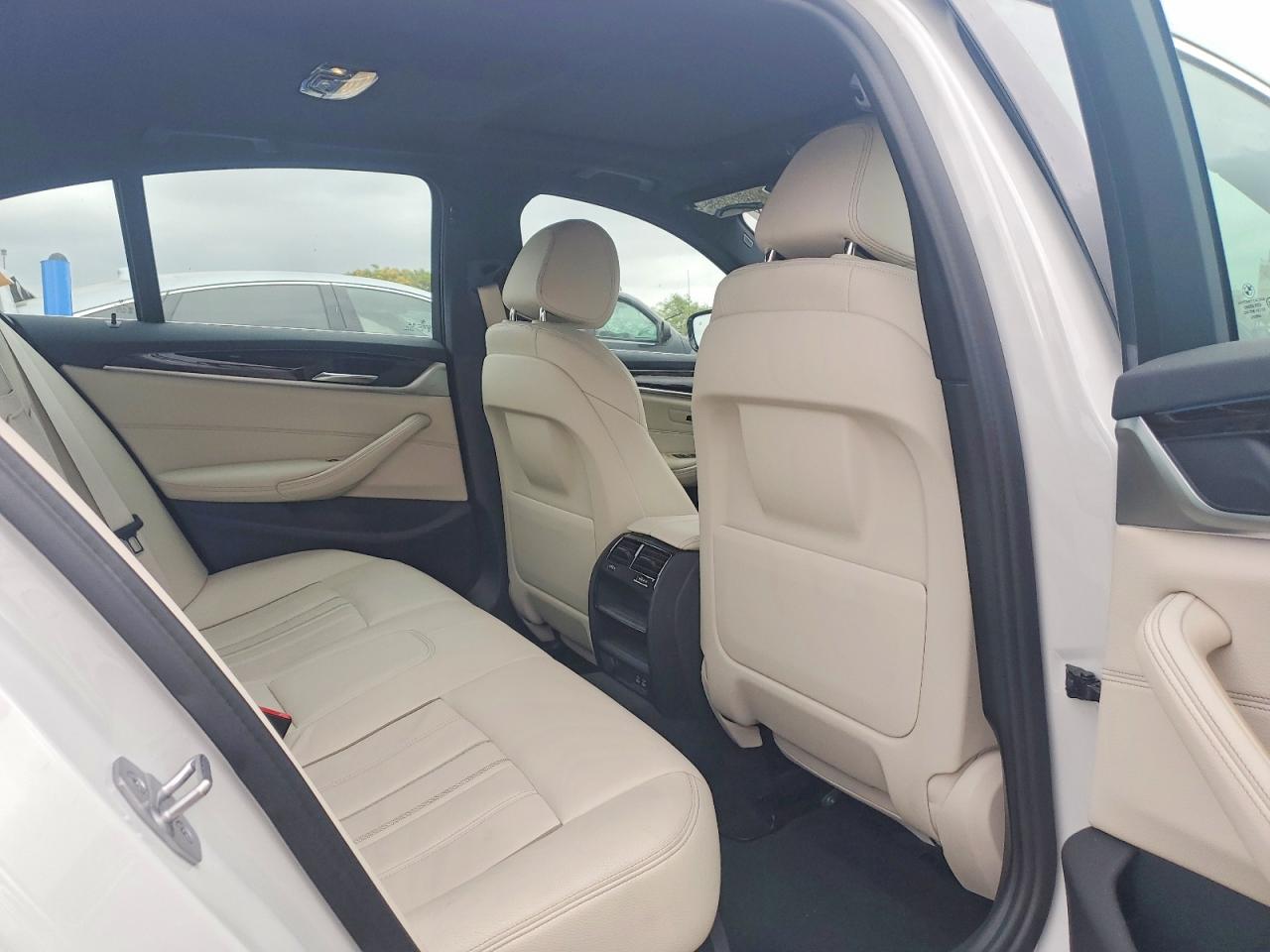 2022 BMW 530E photo 19