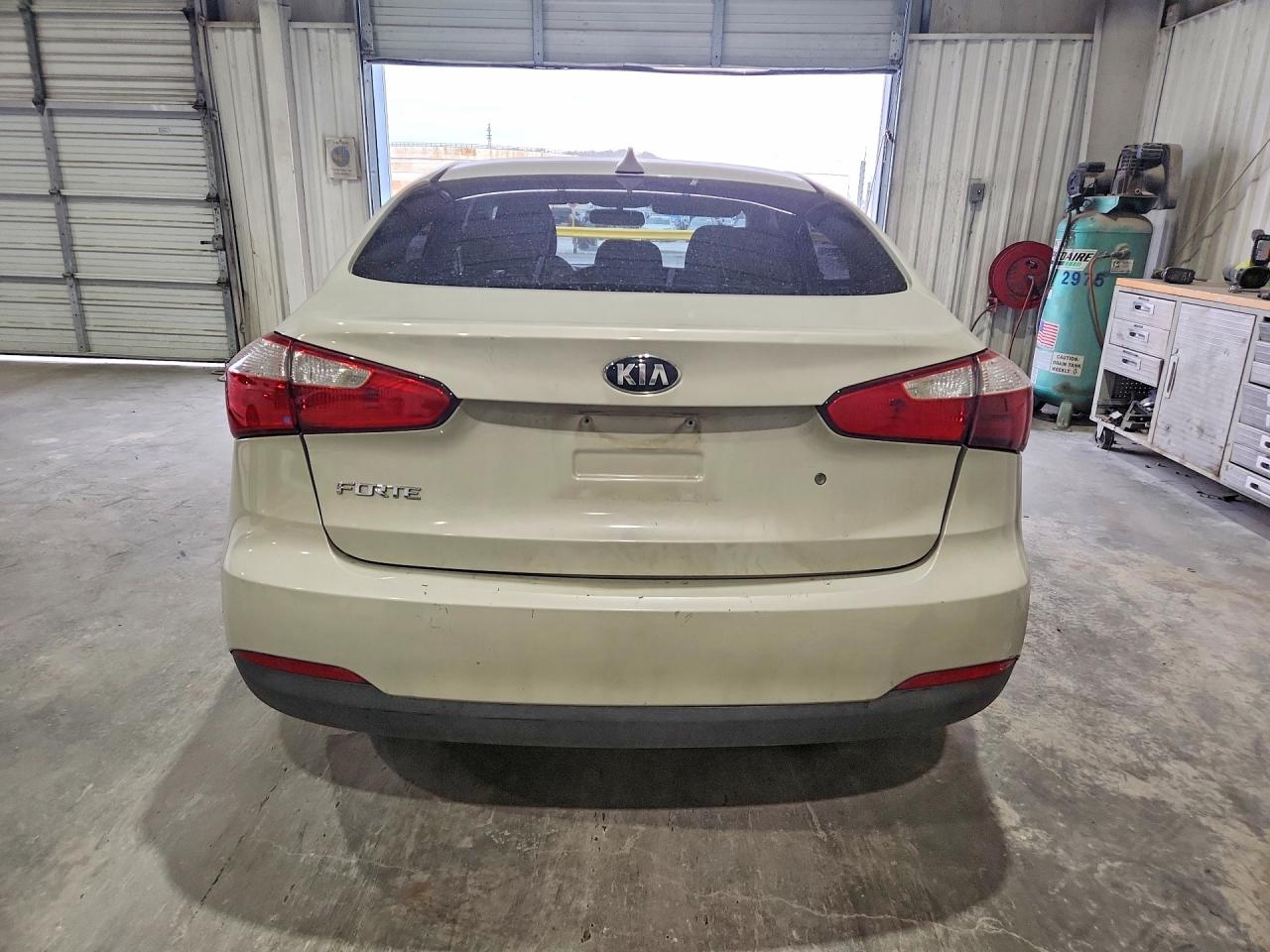2015 KIA FORTE LX photo 16