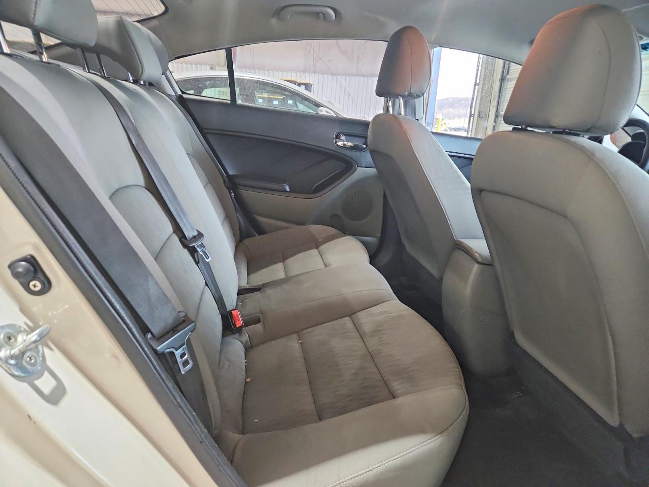 2015 KIA FORTE LX photo 28