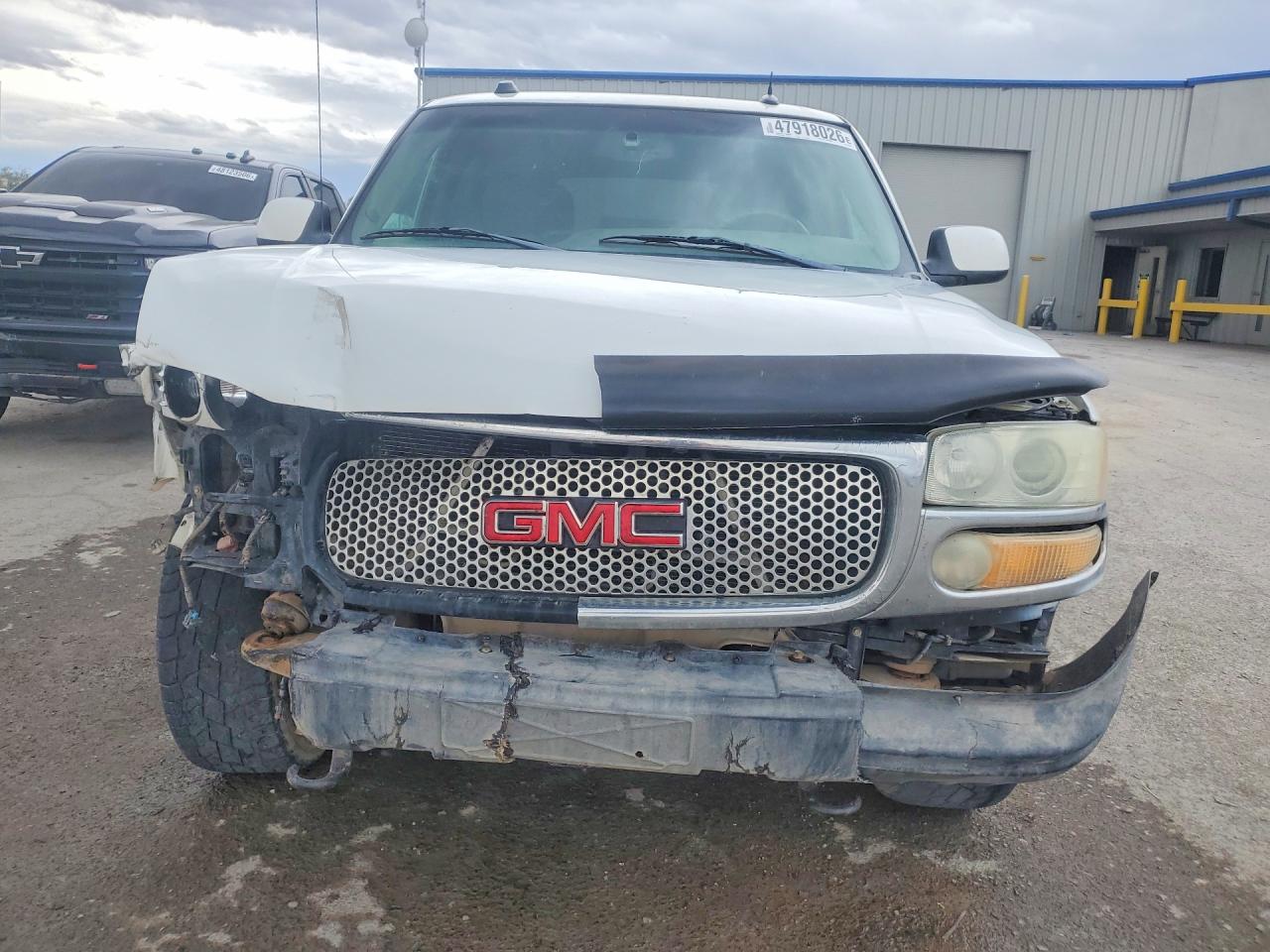 2004 GMC YUKON DENALI photo 5