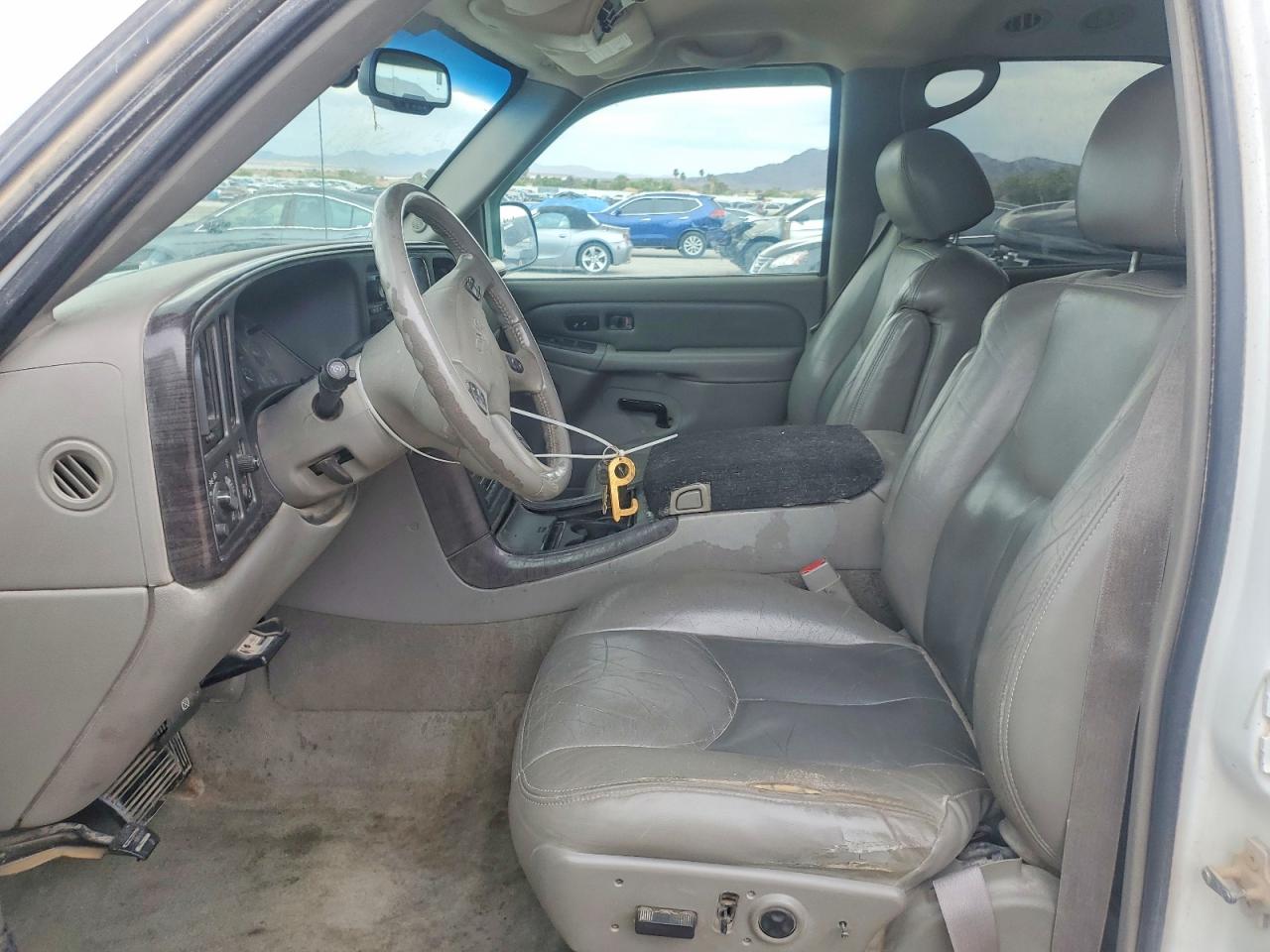 2004 GMC YUKON DENALI photo 7