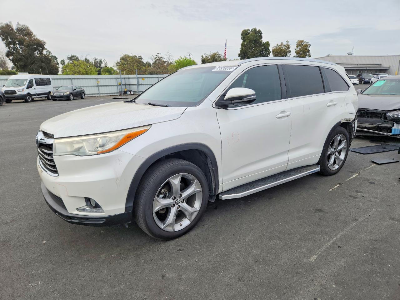 2016 TOYOTA HIGHLANDER