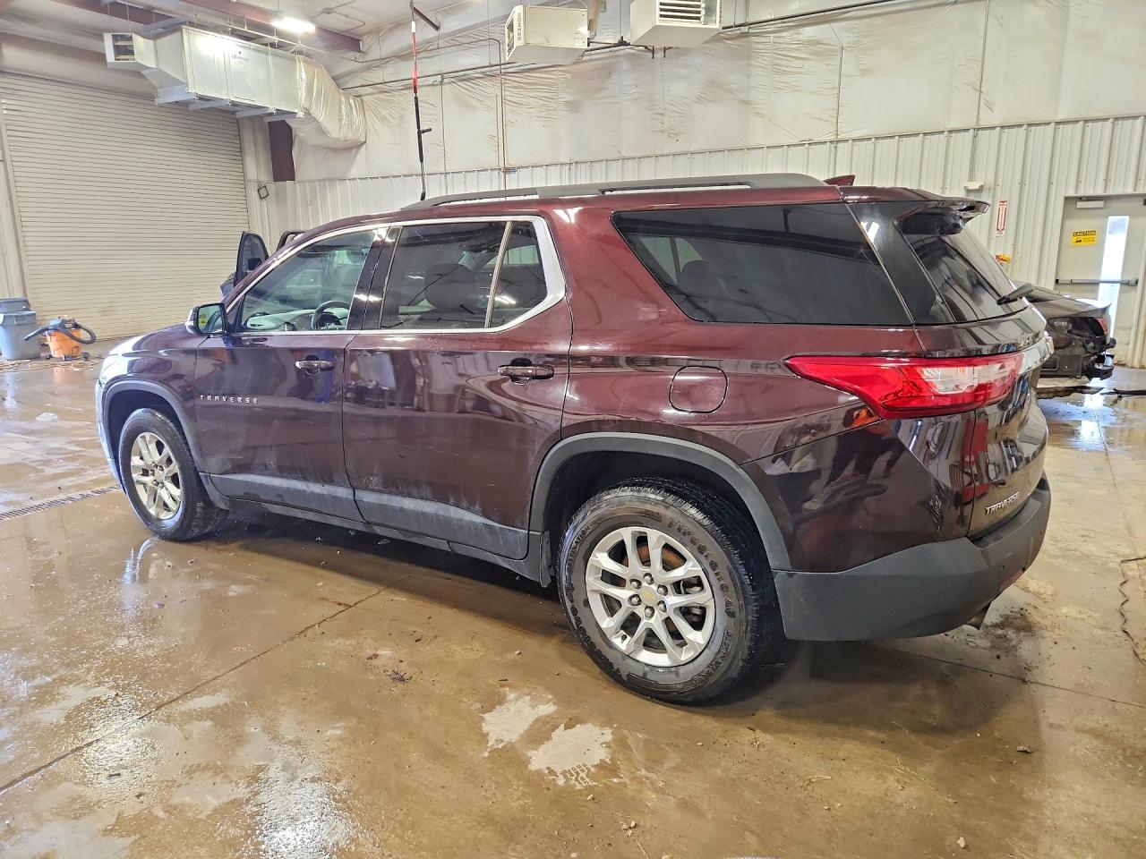 2020 CHEVROLET TRAVERSE LT photo 4