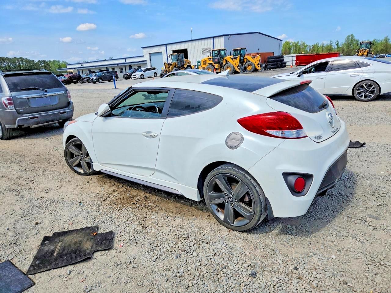 2015 HYUNDAI VELOSTER TURBO photo 4