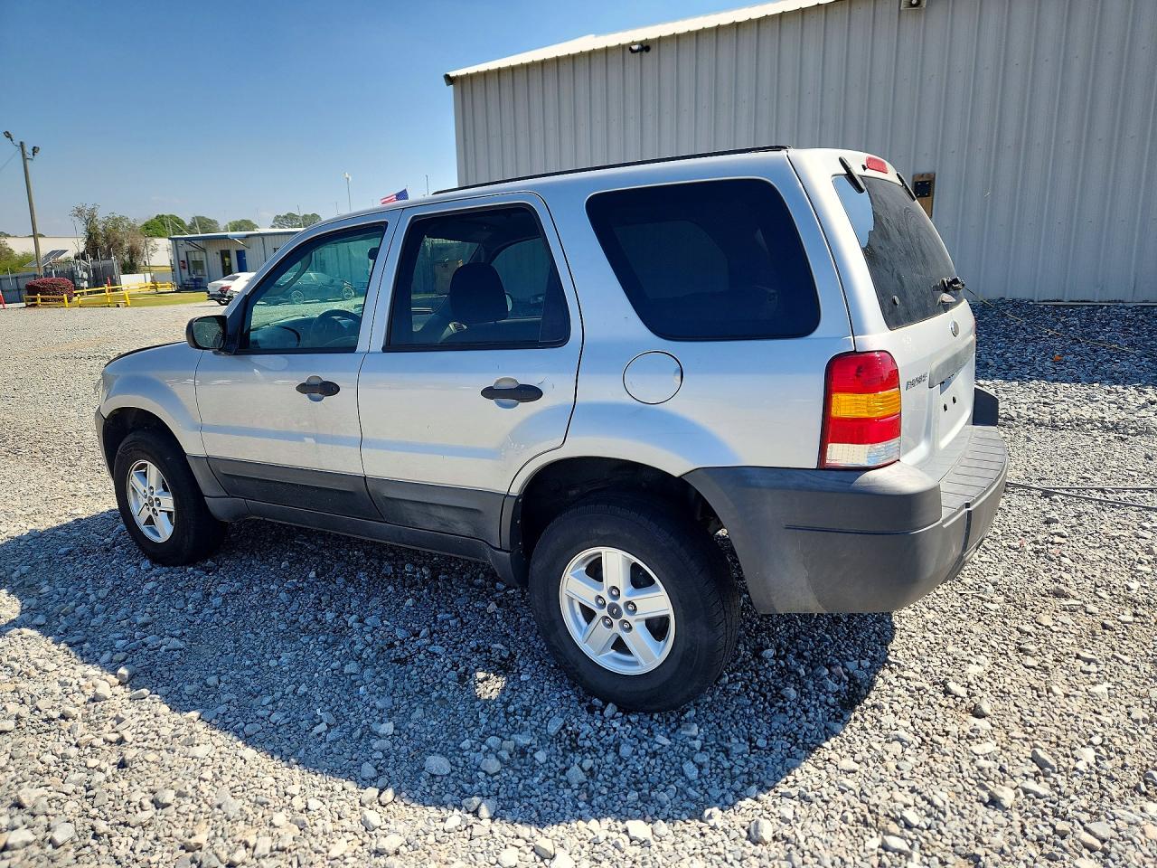 2006 FORD ESCAPE XLS photo 2