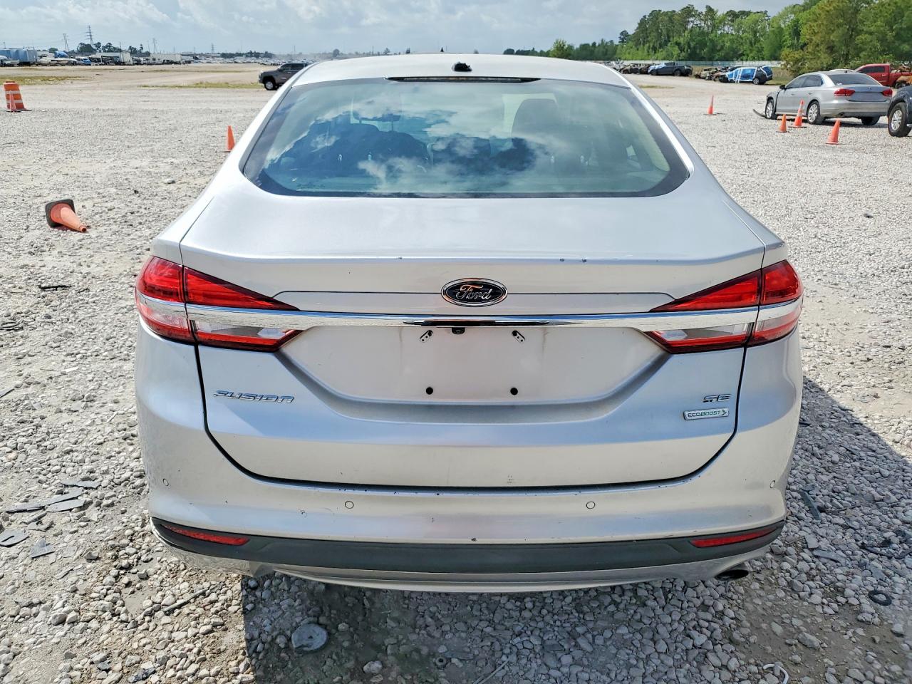 2017 FORD FUSION SE photo 16