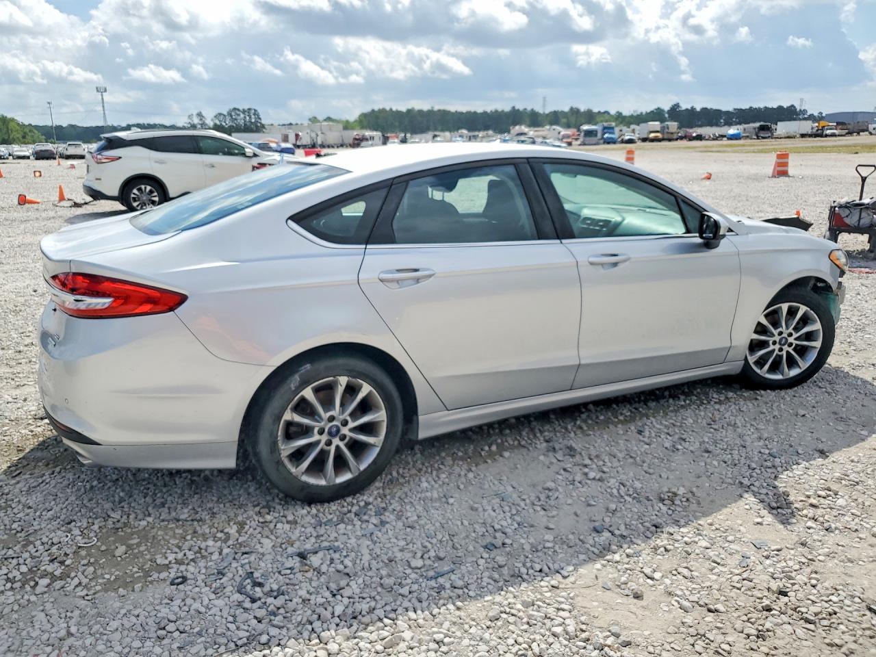 2017 FORD FUSION SE photo 7