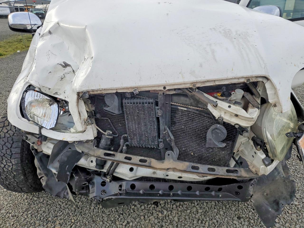 2004 TOYOTA TUNDRA SR5 photo 21