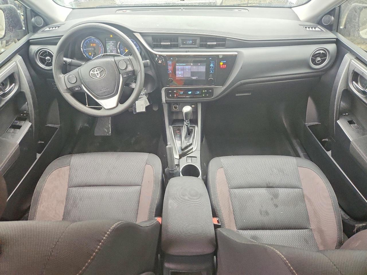 2019 TOYOTA COROLLA LE photo 8