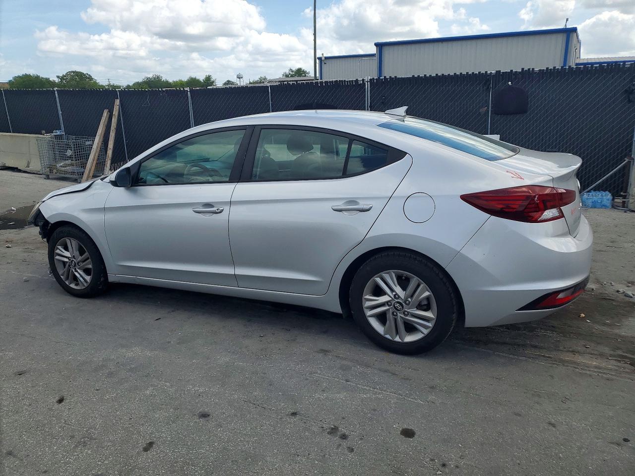 2019 HYUNDAI ELANTRA SEL photo 4