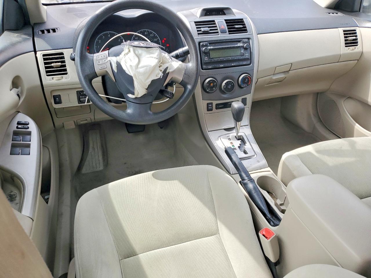 2012 TOYOTA COROLLA LE photo 22
