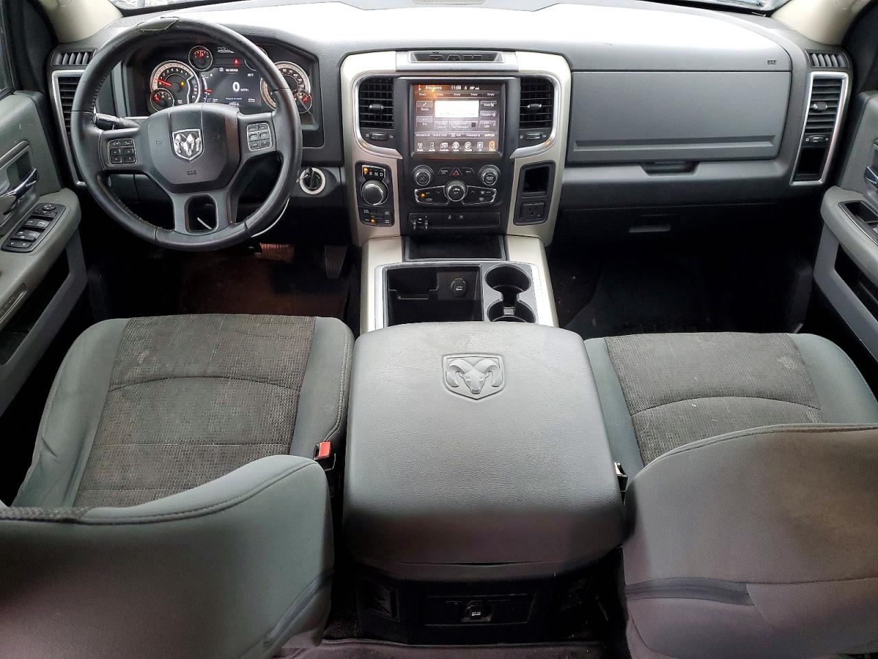 2015 RAM 1500 SLT photo 15