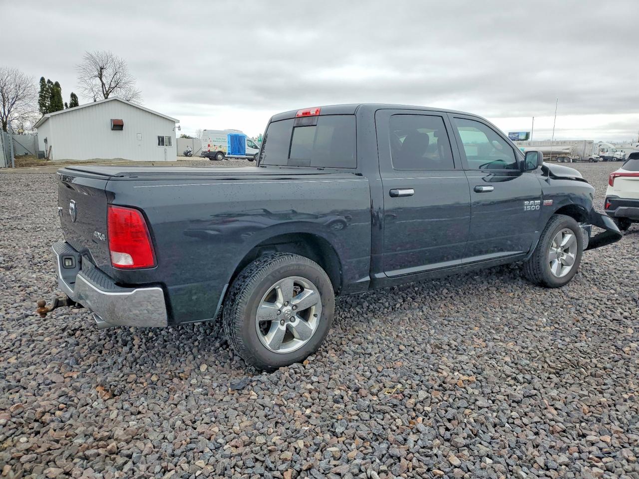 2015 RAM 1500 SLT photo 5