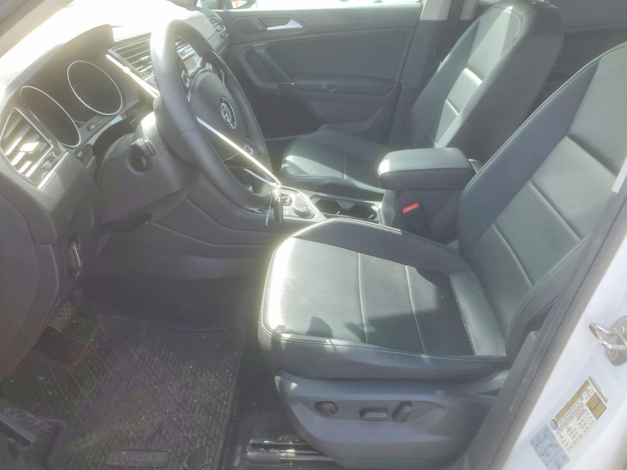 2020 VOLKSWAGEN TIGUAN SE photo 19